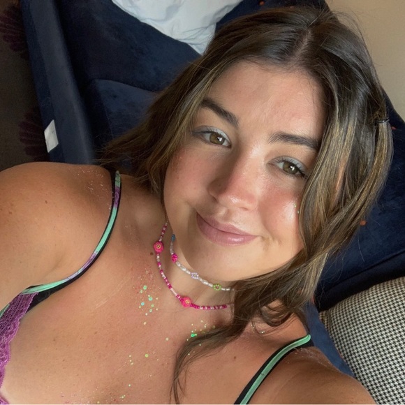 Meet your Posher, Kayley - Picture 1 of 1